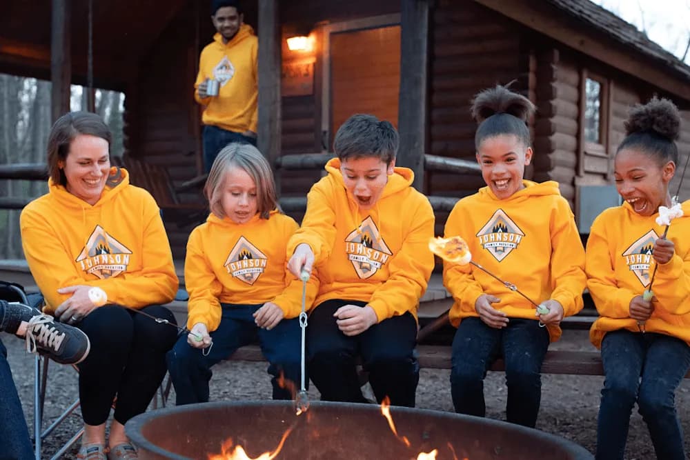 2019-04-03_Family_Vacation_Cabin-1357_EDIT_3x2_crop_V01_wgfqum-1766017362980-ne52e.png